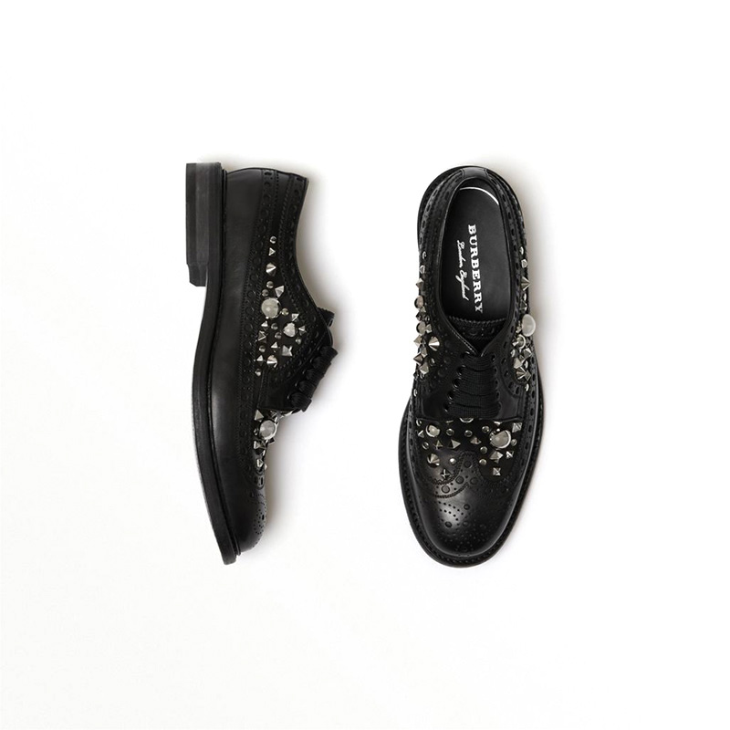 BURBERRY/博柏利 铆钉装饰皮革布洛克鞋 黑色